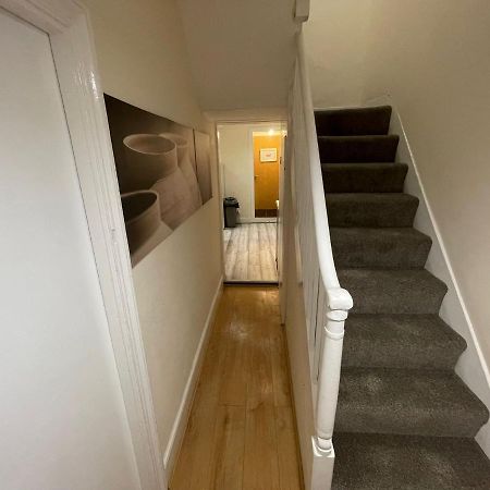 Big 3 Bedroom London House With 2 Bathroom 普拉姆斯特德 外观 照片