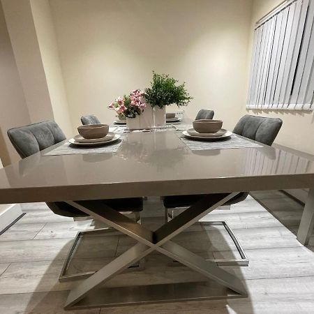 Big 3 Bedroom London House With 2 Bathroom 普拉姆斯特德 外观 照片