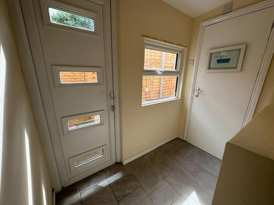 Big 3 Bedroom London House With 2 Bathroom 普拉姆斯特德 外观 照片