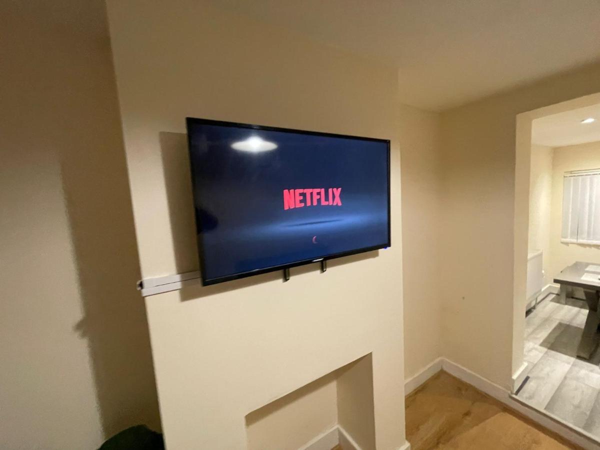 Big 3 Bedroom London House With 2 Bathroom 普拉姆斯特德 外观 照片
