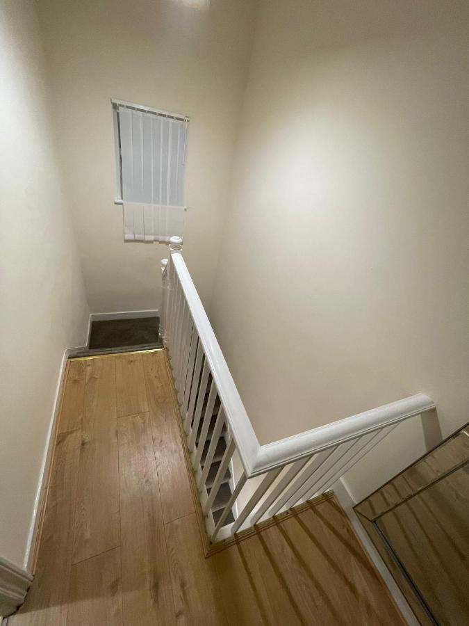 Big 3 Bedroom London House With 2 Bathroom 普拉姆斯特德 外观 照片