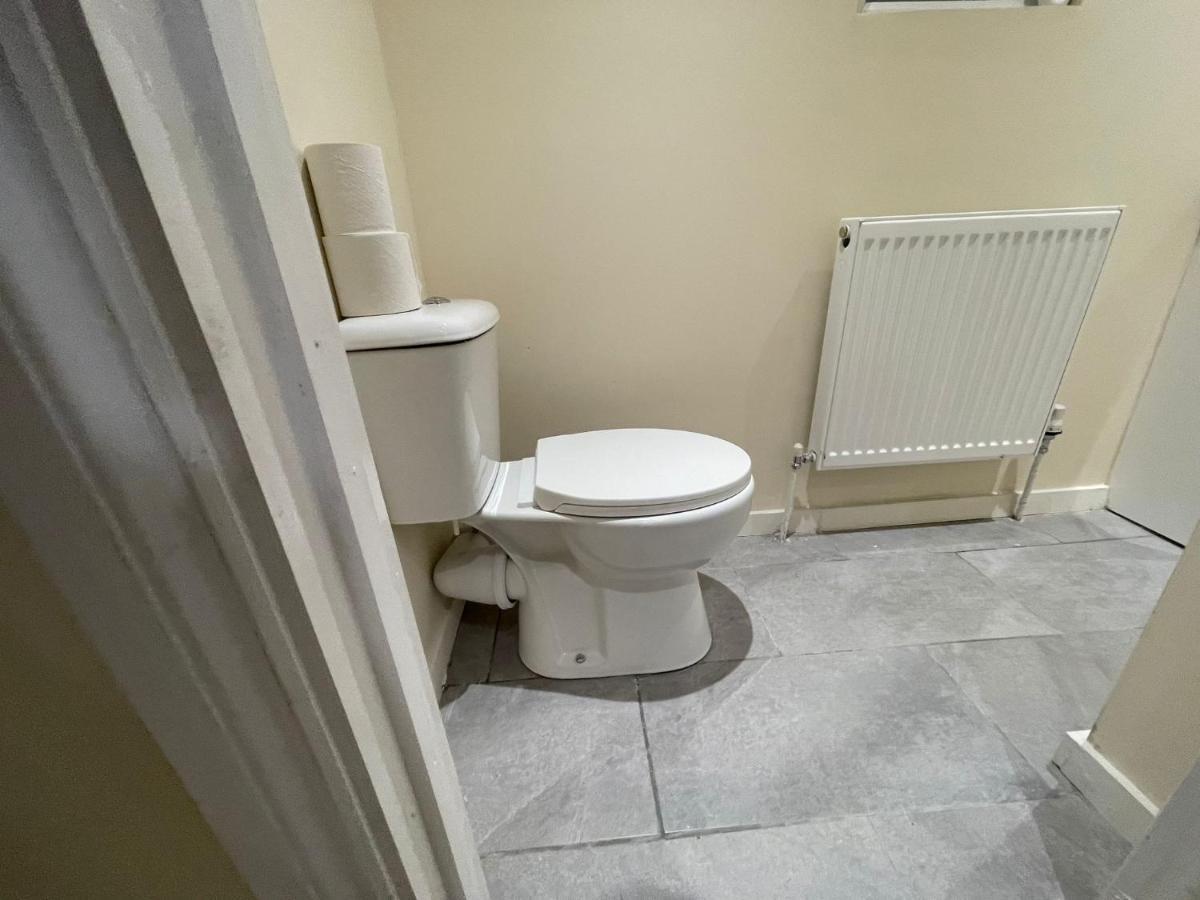 Big 3 Bedroom London House With 2 Bathroom 普拉姆斯特德 外观 照片