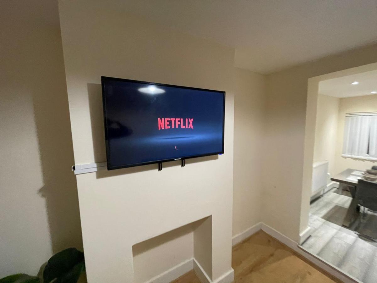 Big 3 Bedroom London House With 2 Bathroom 普拉姆斯特德 外观 照片